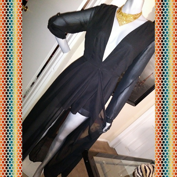 Beautiful black gown with shorts - Picture 2 of 5